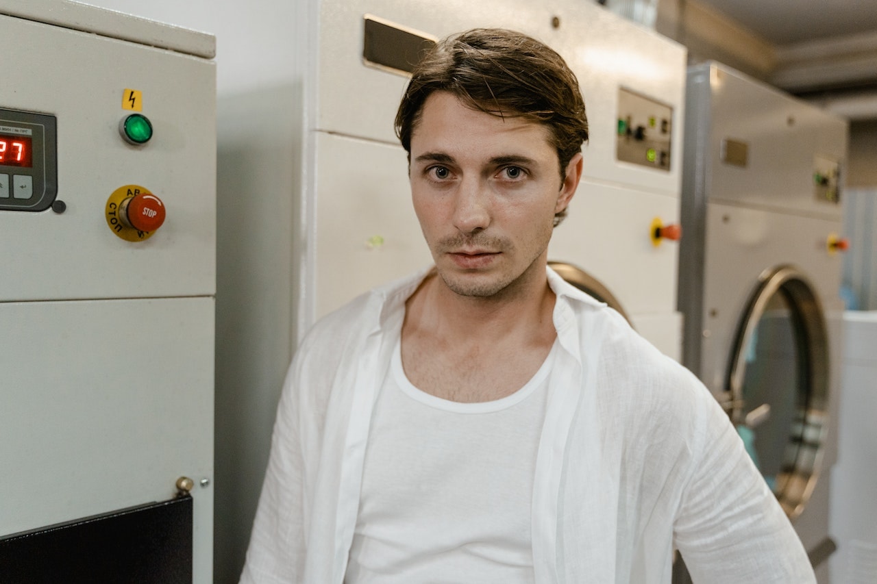 man at laundry which stocks naloxone